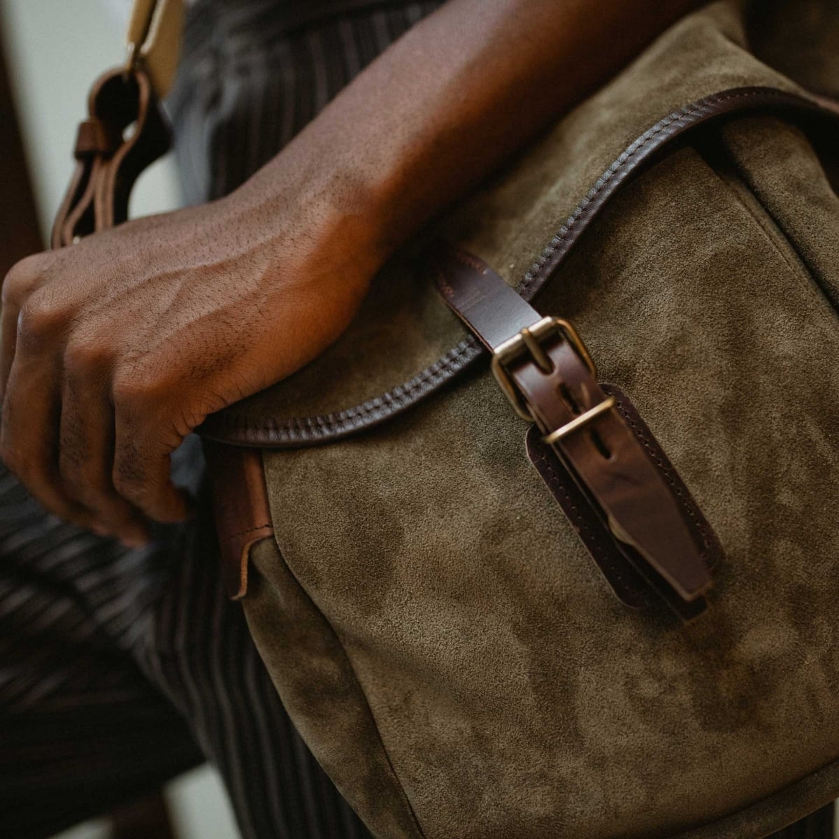 Musette M Fisherman's bag / Suede - Musk (image n°8)