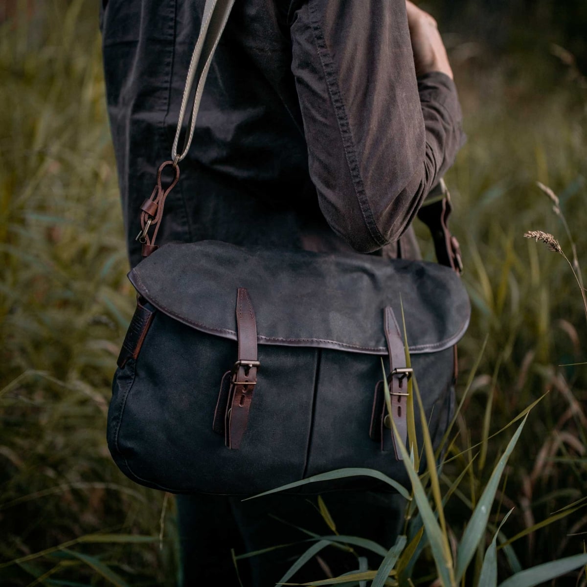 Fisherman's Musette M / Canvas - Black waxed (image n°8)