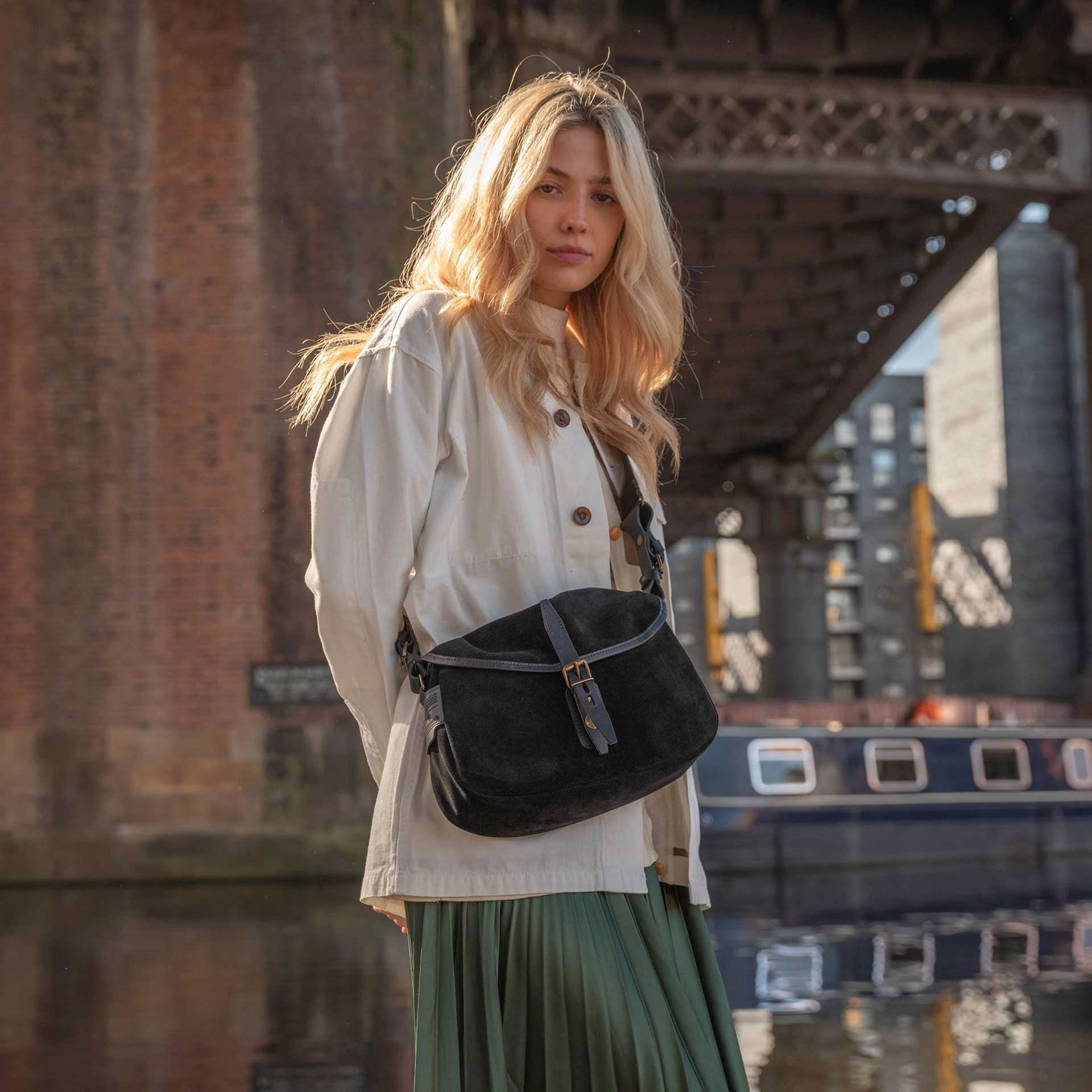 Musette XS Fisherman's bag / Suede - Black (image n°5)