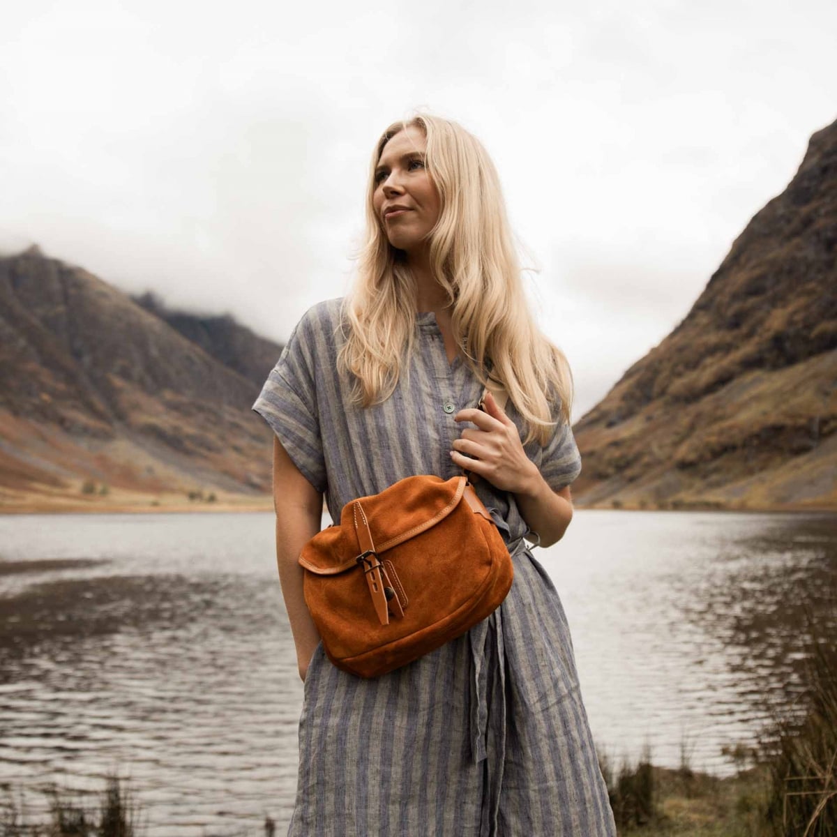 Musette XS Fisherman's bag / Suede - Ocher (image n°7)