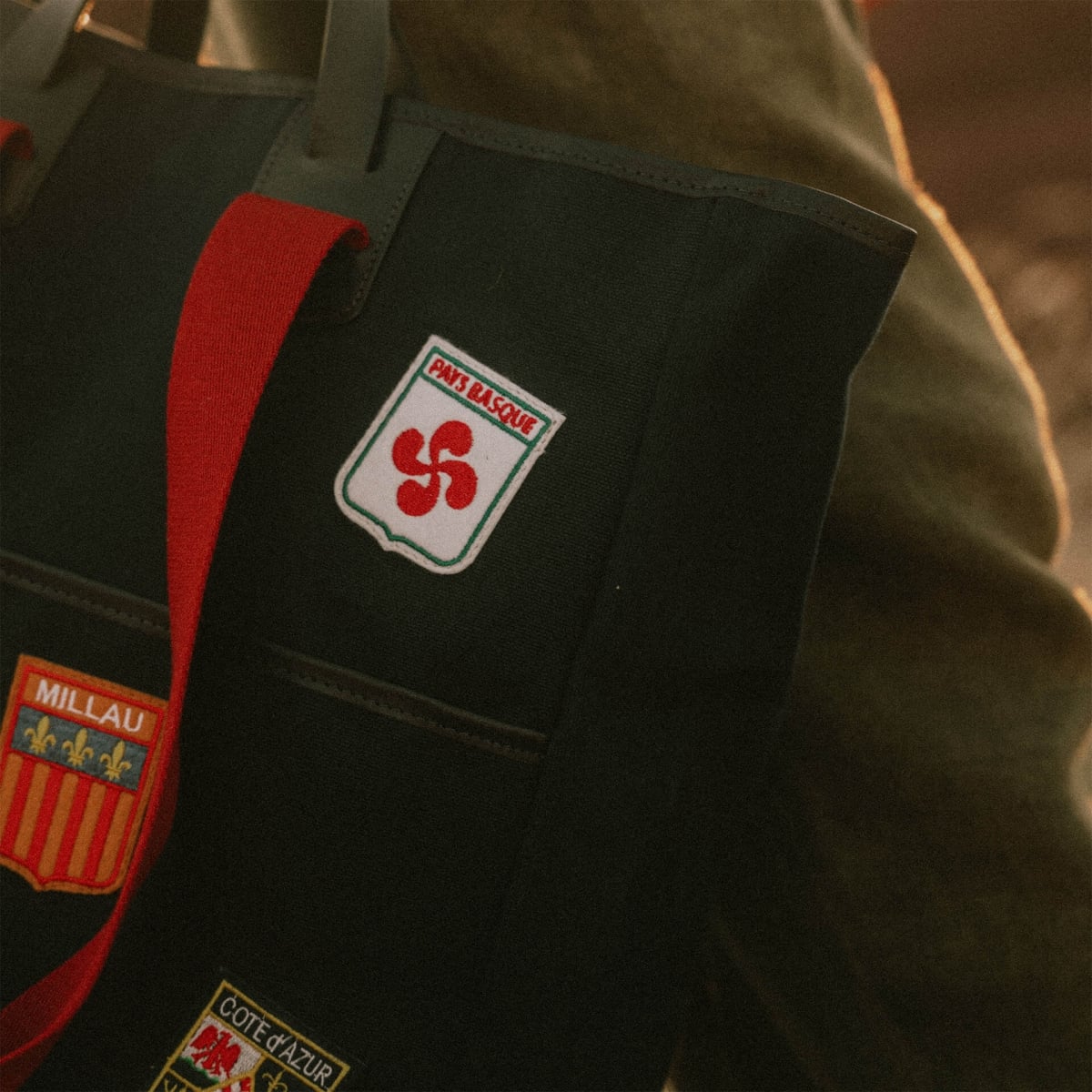 Bolso Meline - Azul con emblemas (imagen n.º 12)