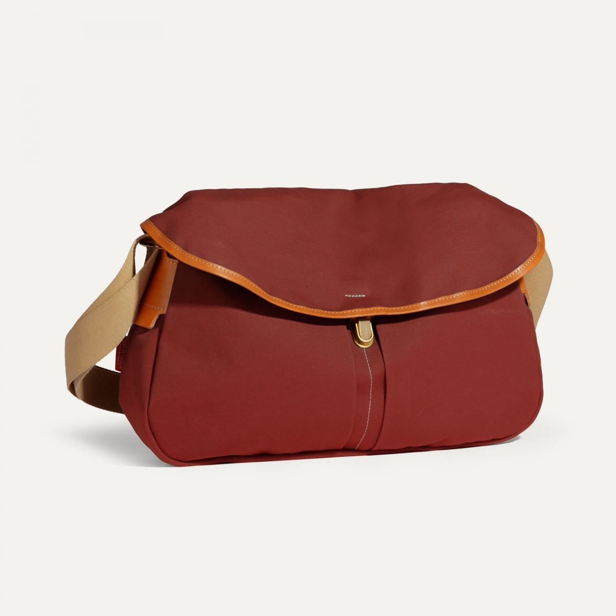 Léon messenger bag - Cardinal red (image n°2)