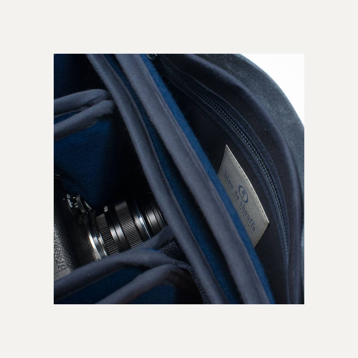 Arles L leather camera bag - Navy Blue (image n°8)