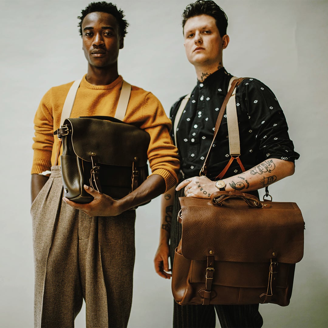 Bolso tipo cartera de cuero en diferentes colores y tamaños