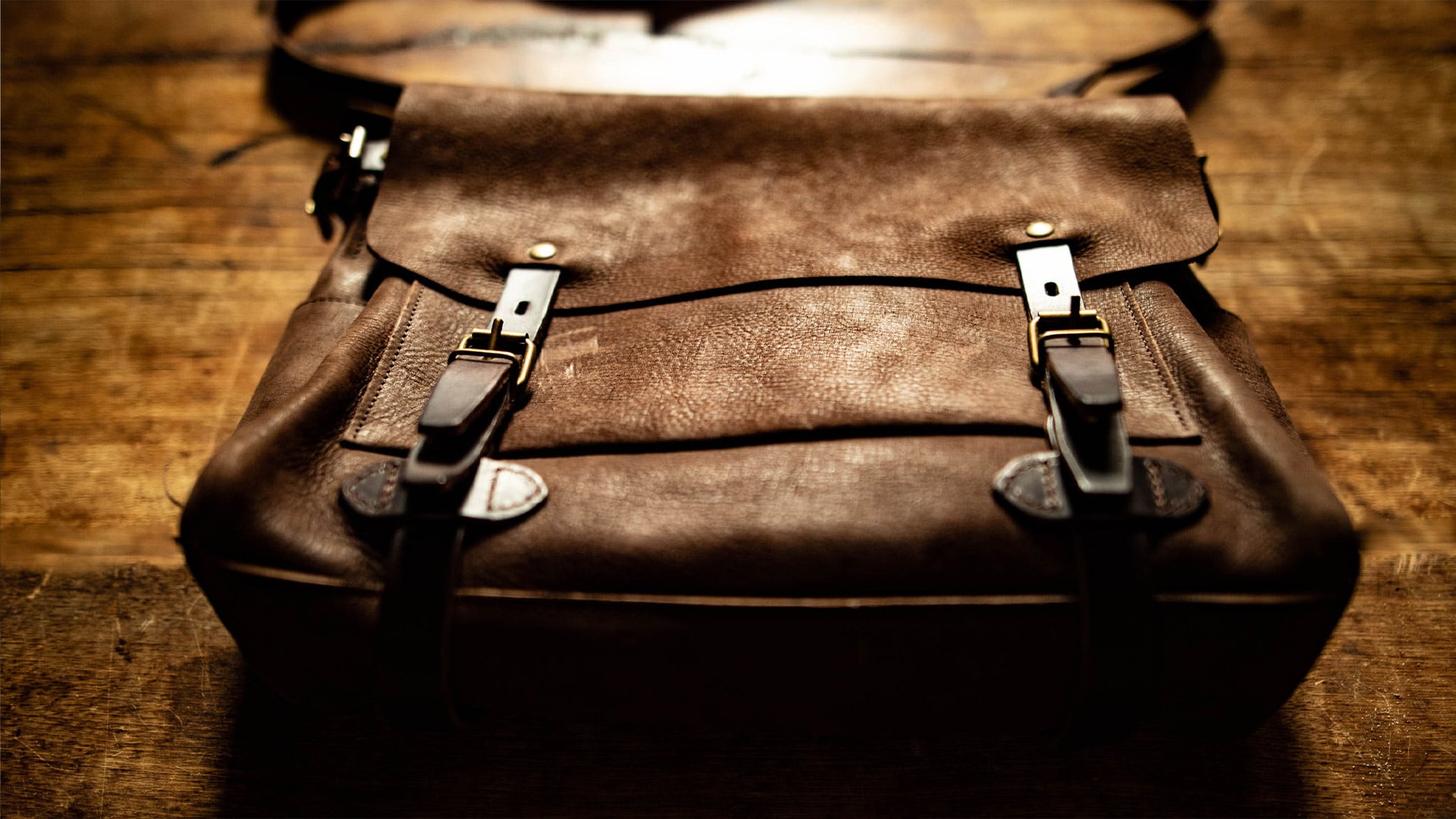 D&eacute;couvrez comment entretenir des sacs en cuir v&eacute;g&eacute;tal