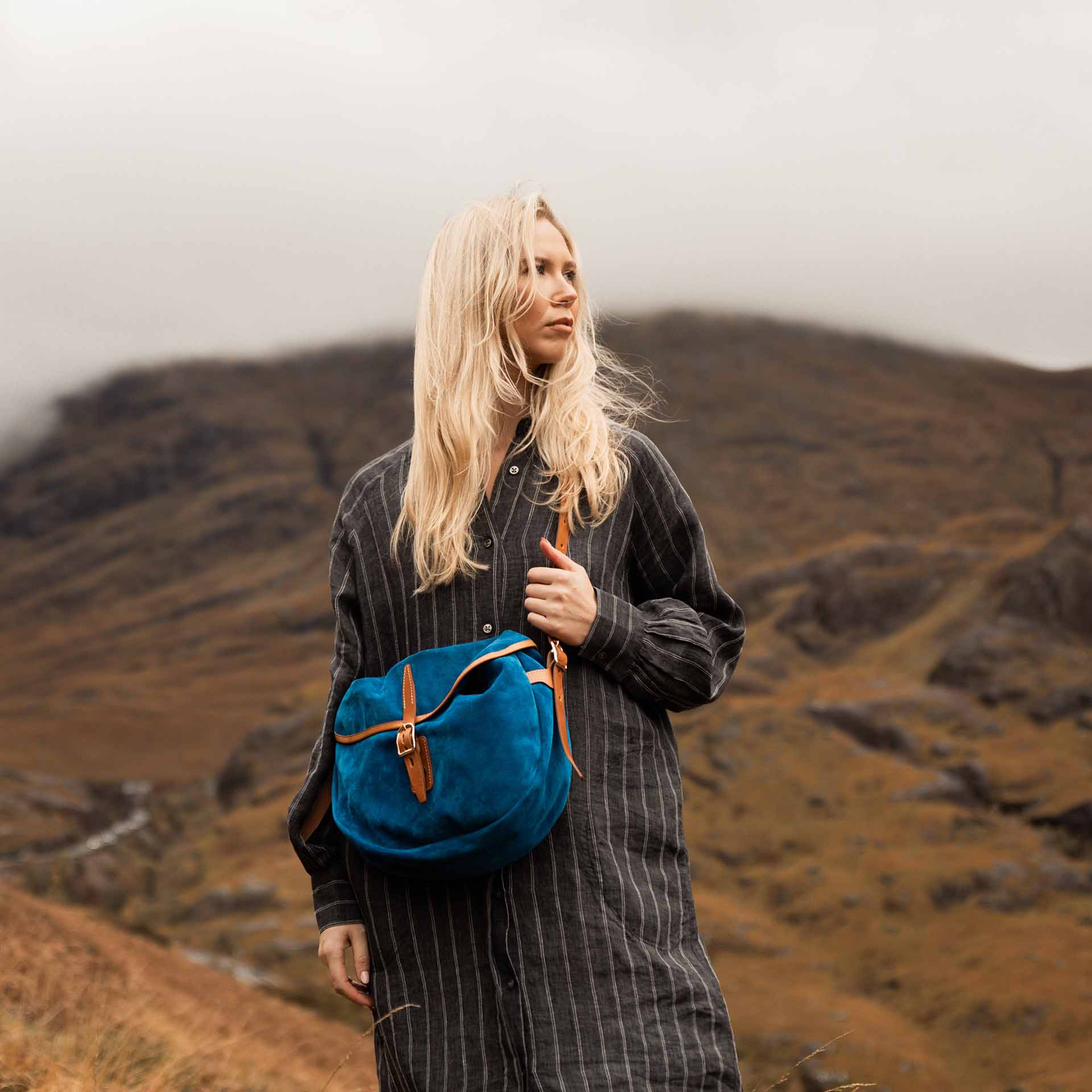 Handcrafted women's leather shoulder bag.