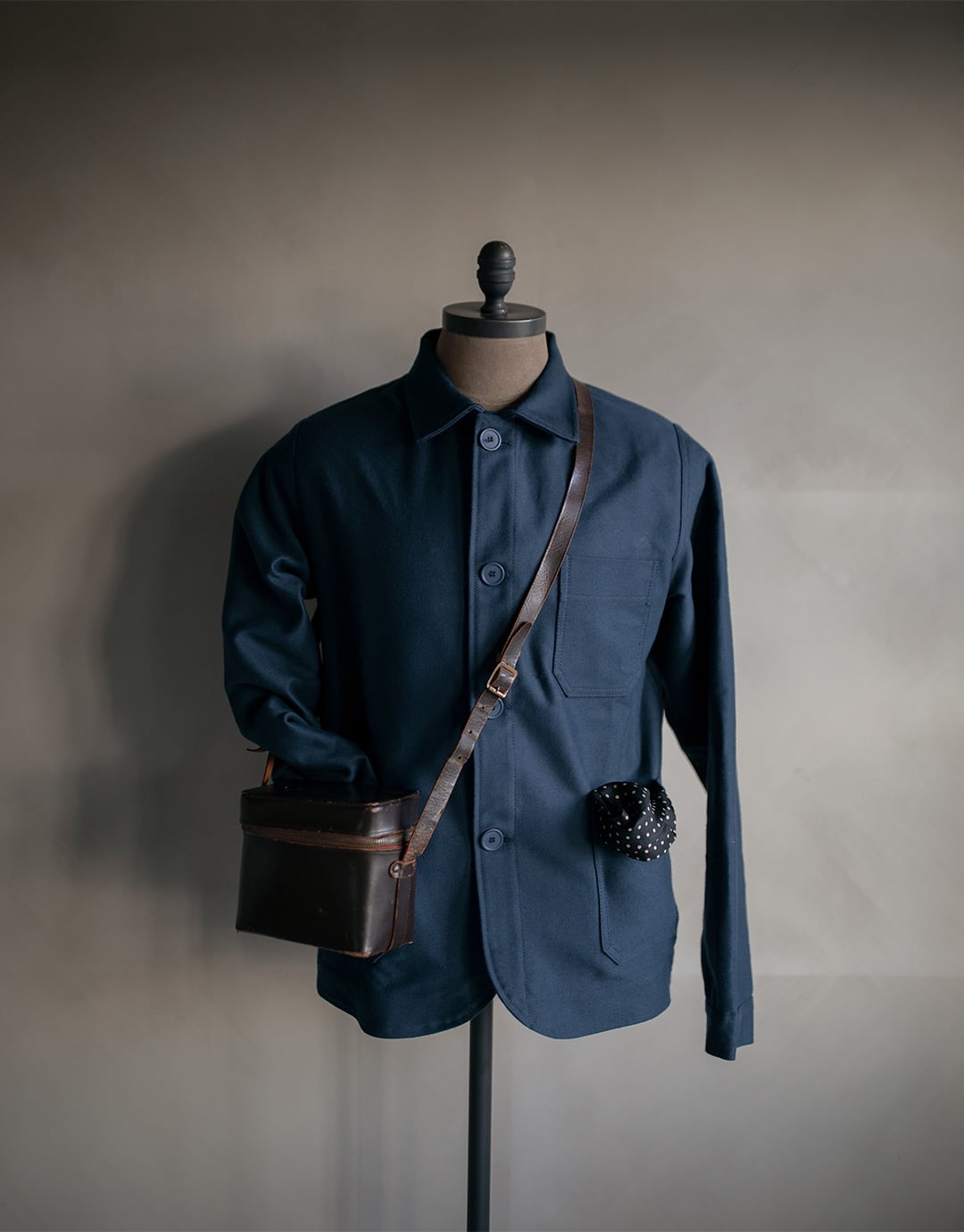 Veste de travail homme de Bleu de Chauffe sur un portant