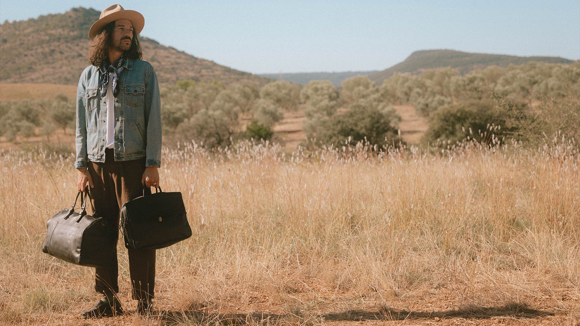 Discover Bleu de Chauffe's premium leather bags