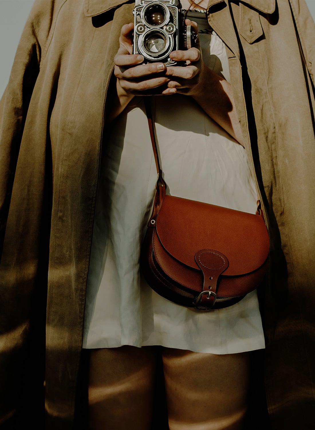 Le sac en cuir Diane port&eacute; par une femme 