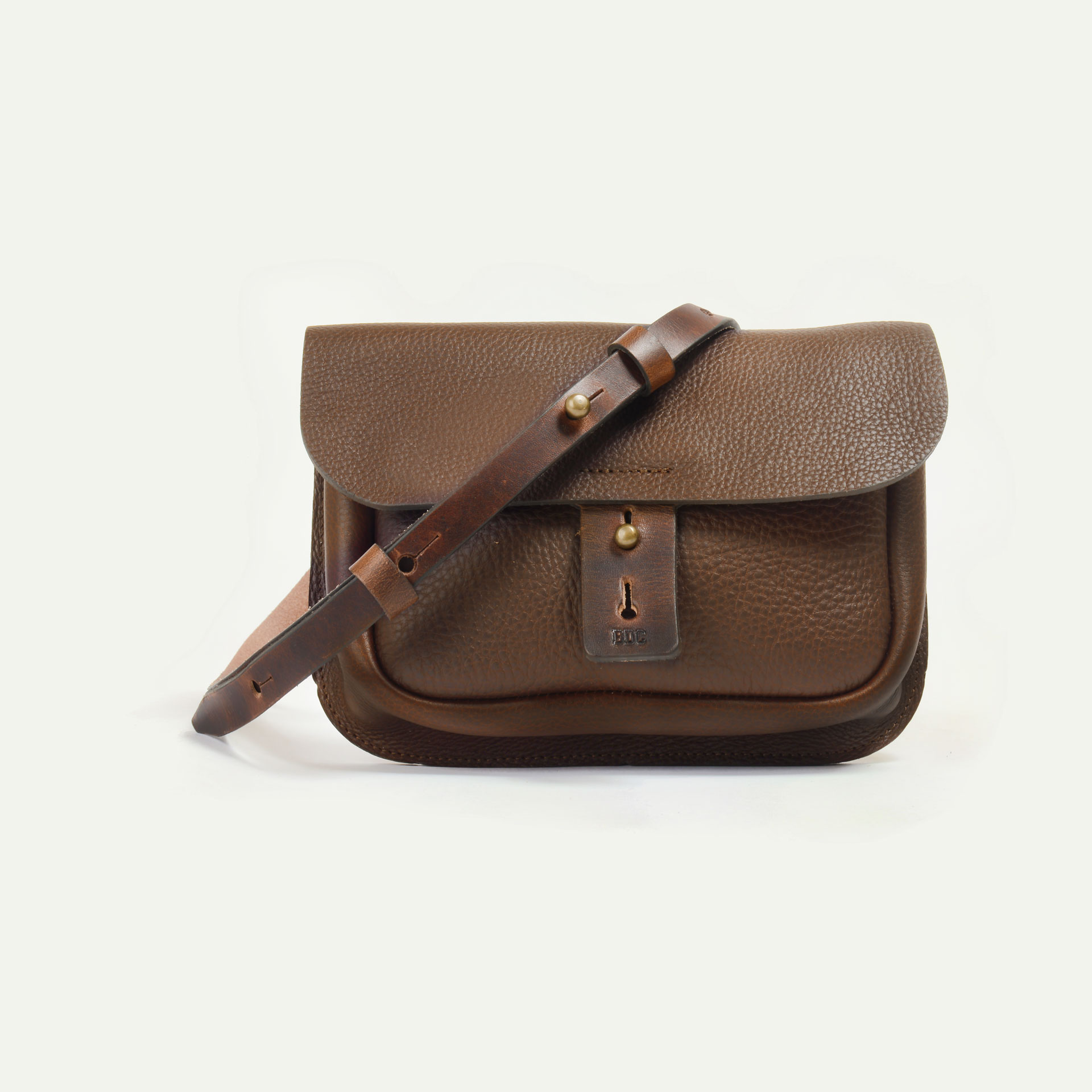 Waxed leather musette bag