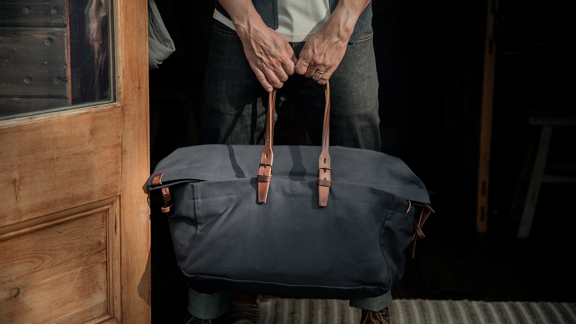 Sac de voyage homme en toile port&eacute;