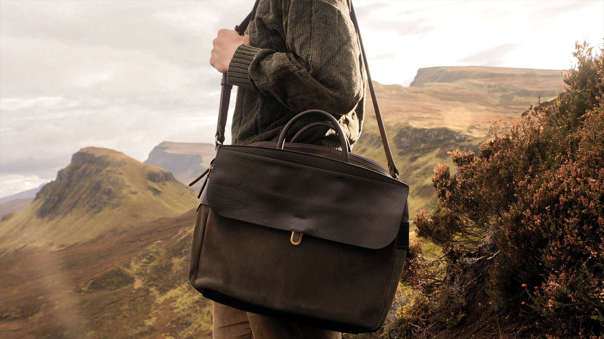 Sac busines Zeppo en toile et cuir au port&eacute;