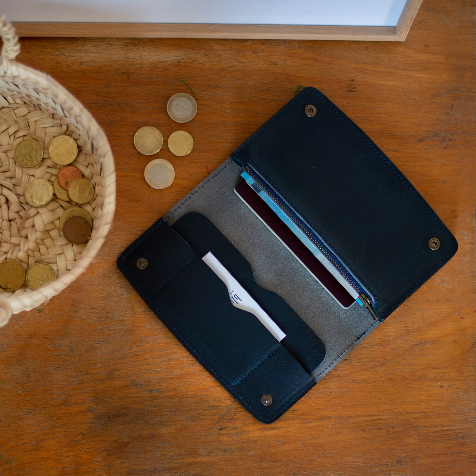Descubra las carteras de piel Bleu de Chauffe