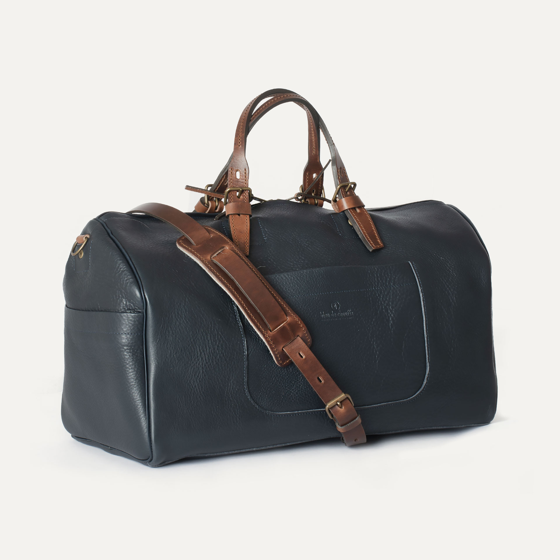 Hobo travel bag in soft camel