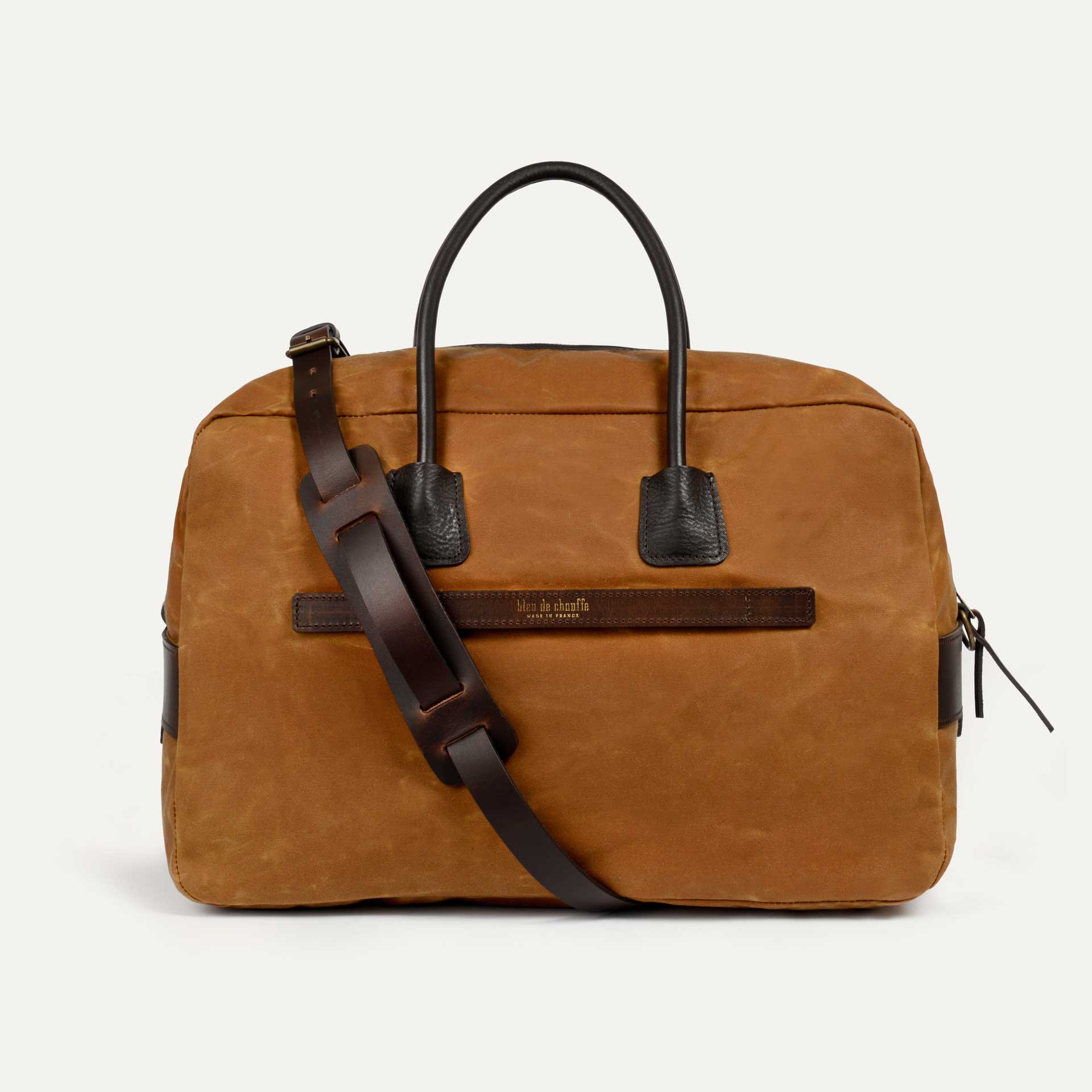 Sac de voayge Zephir coloris cumin sur fond gris